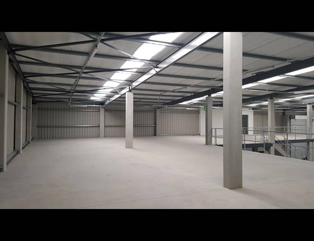 1,006M² FACTORY TO LET IN STIKLAND